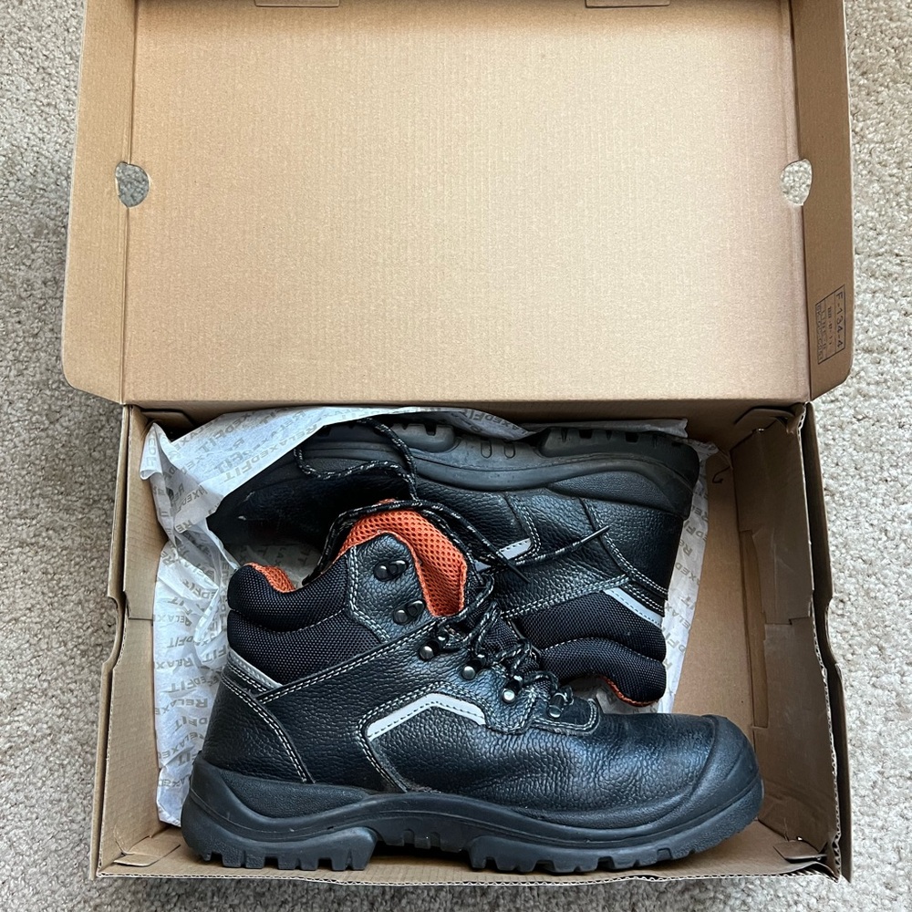 NWT Skechers Black and Orange Men's Boots size 9 - Picture 5 of 5